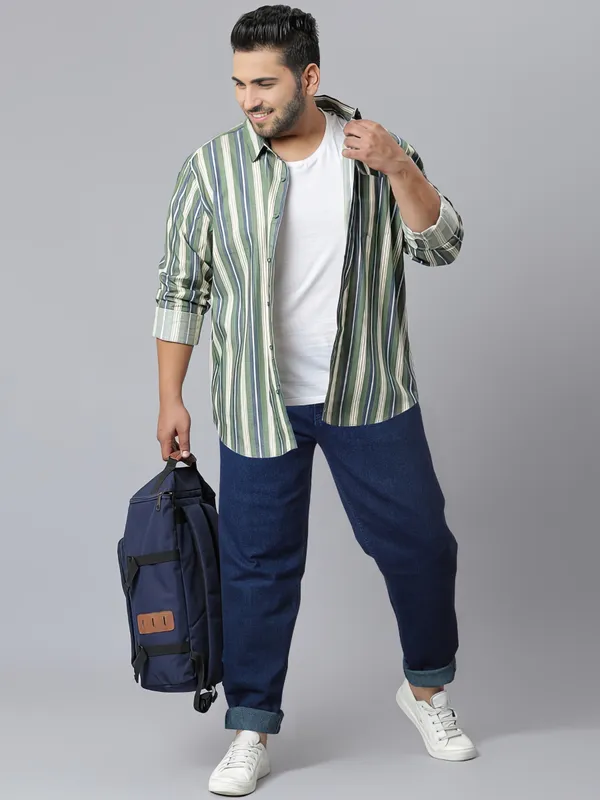 The_Plus_Size_Revolution:_Jeans_That_Empower