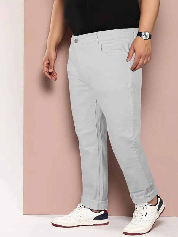 All-Day_Comfort,_All-Day_Style:_Plus_Size_Jeans