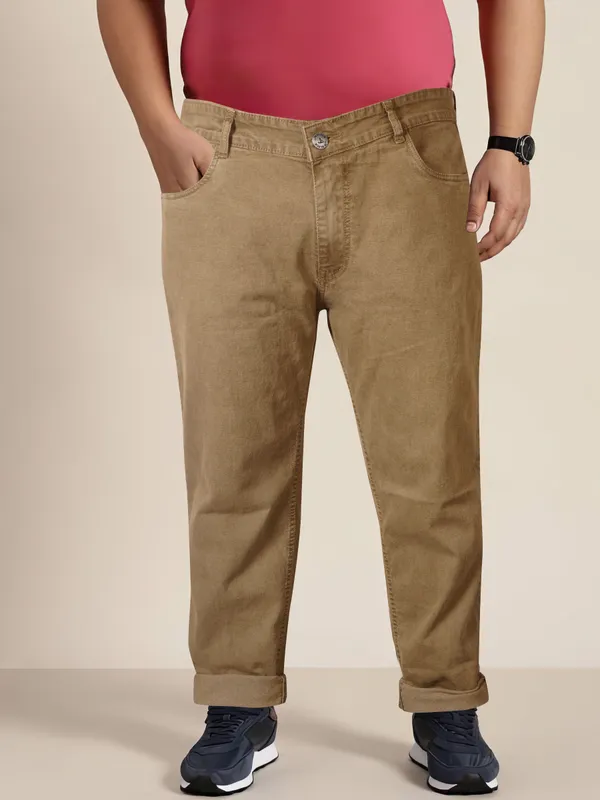 The_Plus_Size_Powerhouse:_Jeans_That_Fit