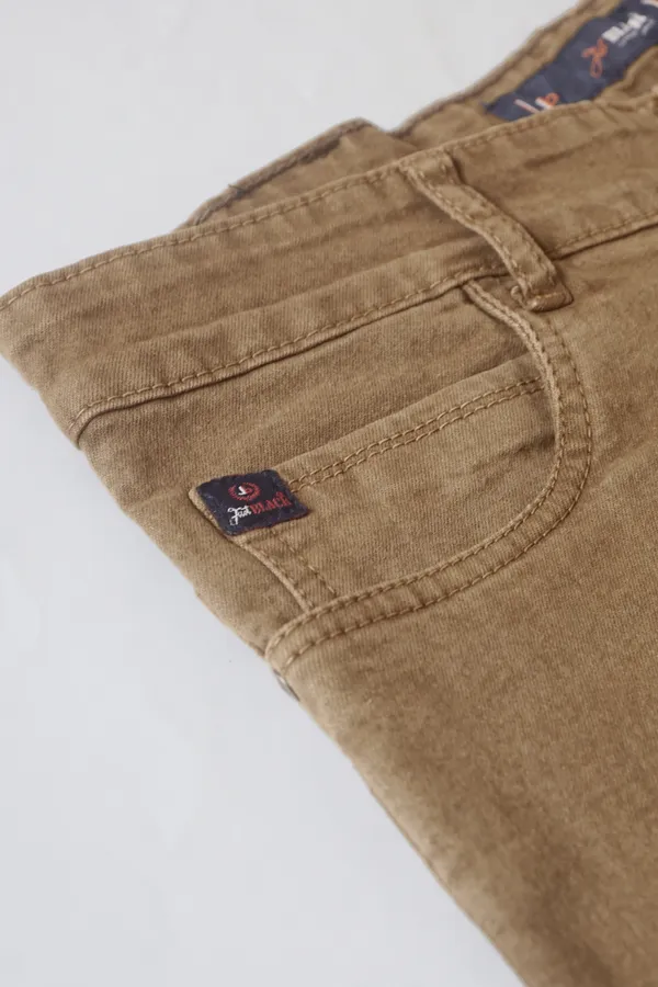 The_Plus_Size_Powerhouse:_Jeans_That_Fit