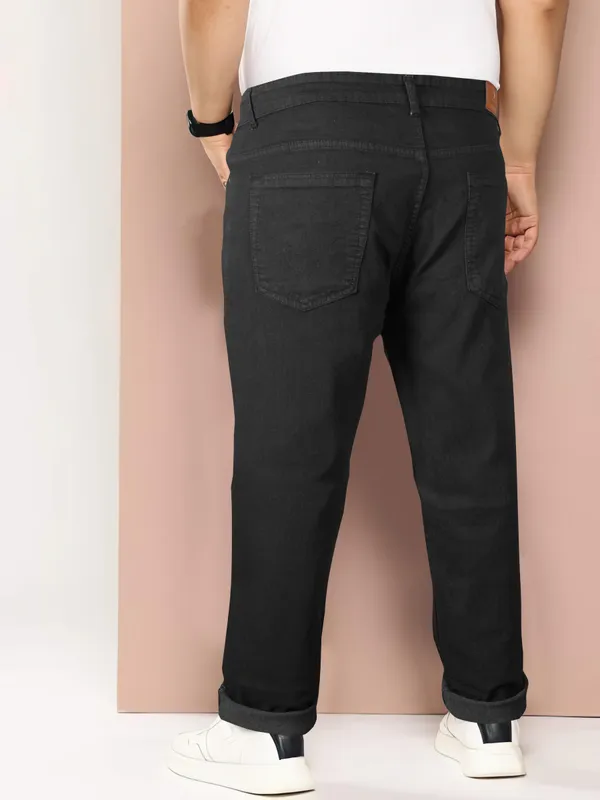 Embrace_Your_Curves:_Stylish_Plus_Size_Denim