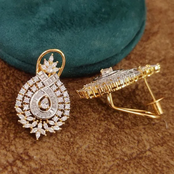 Celestia_Luxe_American_Diamond_Teardrop_Pendant_Set_