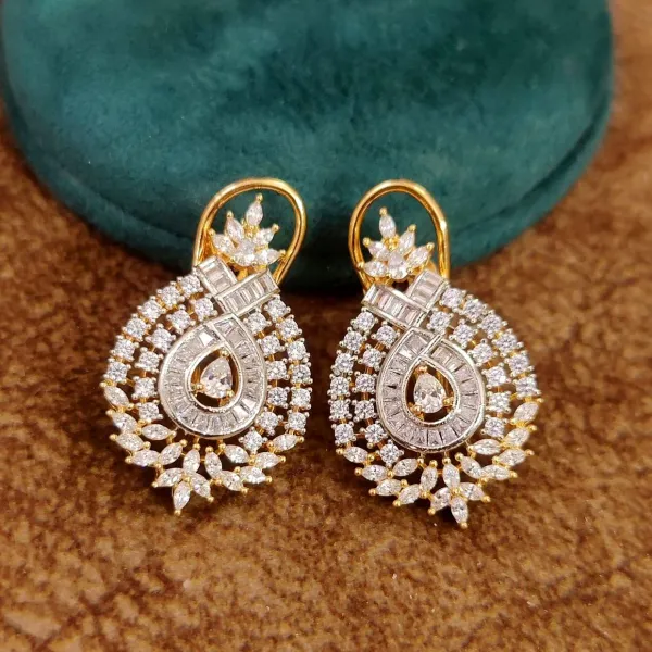 Celestia_Luxe_American_Diamond_Teardrop_Pendant_Set_