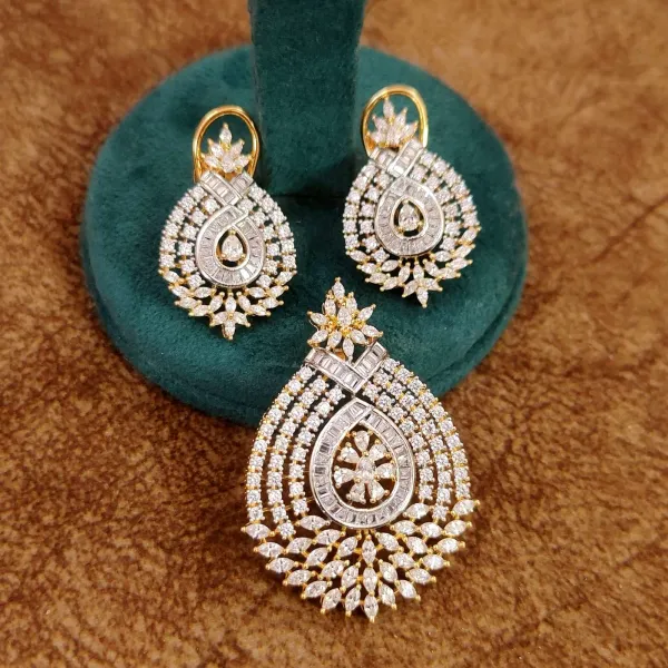 Celestia_Luxe_American_Diamond_Teardrop_Pendant_Set_