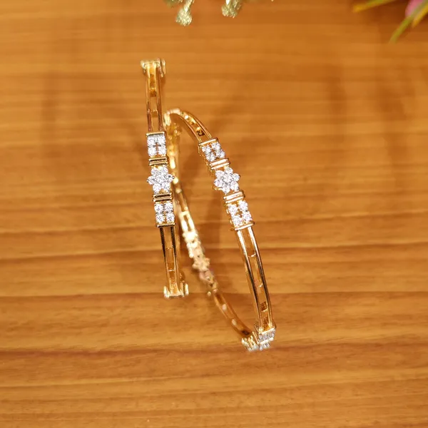 DIAMOND_PATTERN_CZ_STUDDED_GOLD_PLATED_BANGLES
