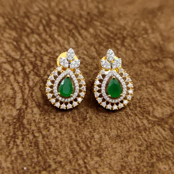 Emerald_Green_Teardrop_Diamond_Black_Beads_Mangalsutra_Set_with_Earrings