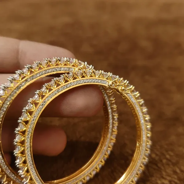 Eternal_Spark_CZ_Openable_Diamond_Look_Gold_Bangle