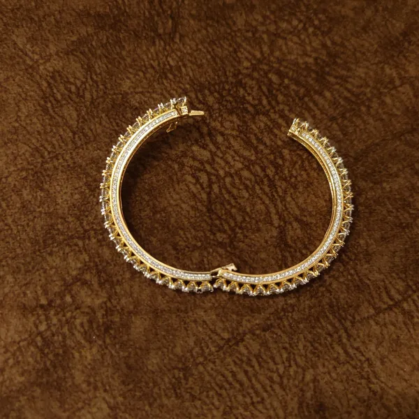 Eternal_Spark_CZ_Openable_Diamond_Look_Gold_Bangle