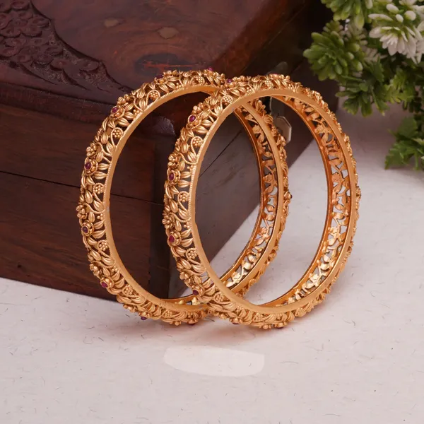 Anti-tarnish_Antique_Handcarved_Gold_Look_Alike_Ruby_Bangles