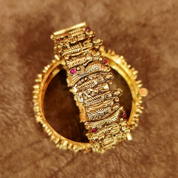 GOLD_LOOK_ALIKE_TRADITIONAL_RAM_SITA_OPENABLE_BANGLES