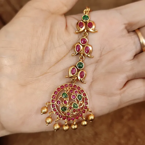 GOLD_LOOK_MULTICOLOUR_KEMPU_STONE_MAANG_TIKKA