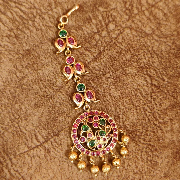 GOLD_LOOK_MULTICOLOUR_KEMPU_STONE_MAANG_TIKKA
