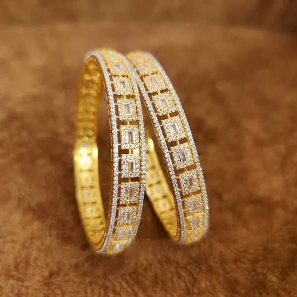PREMIUM_DIAMOND_LOOK_GOLD_PLATED_BANGLES