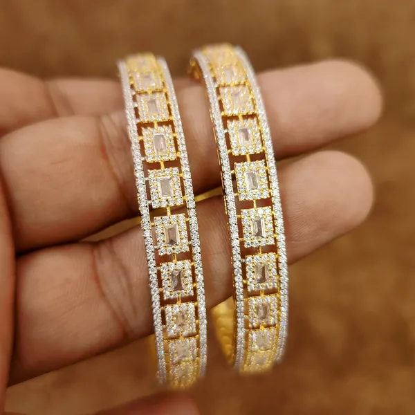 PREMIUM_DIAMOND_LOOK_GOLD_PLATED_BANGLES