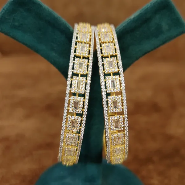 PREMIUM_DIAMOND_LOOK_GOLD_PLATED_BANGLES