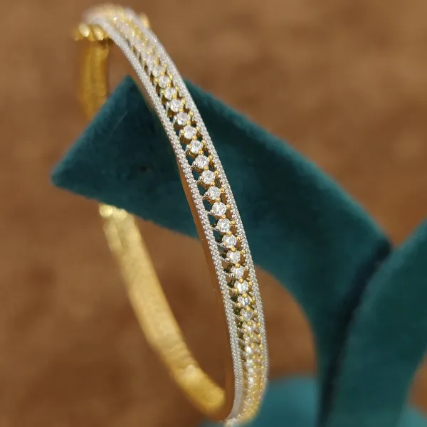 PREMIUM_SINGLE_LINE_DIAMOND_LOOK_SLEEK_OPENABLE_BANGLES
