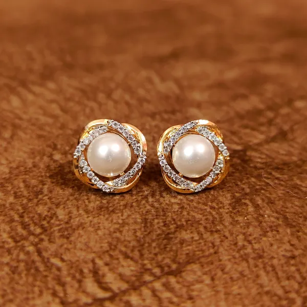Pearl_Studded_Gold_Plated_Diamond_Look_Studs