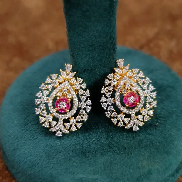 Royal_Pink_Zircon_Floral_Halo_Pendant_Set