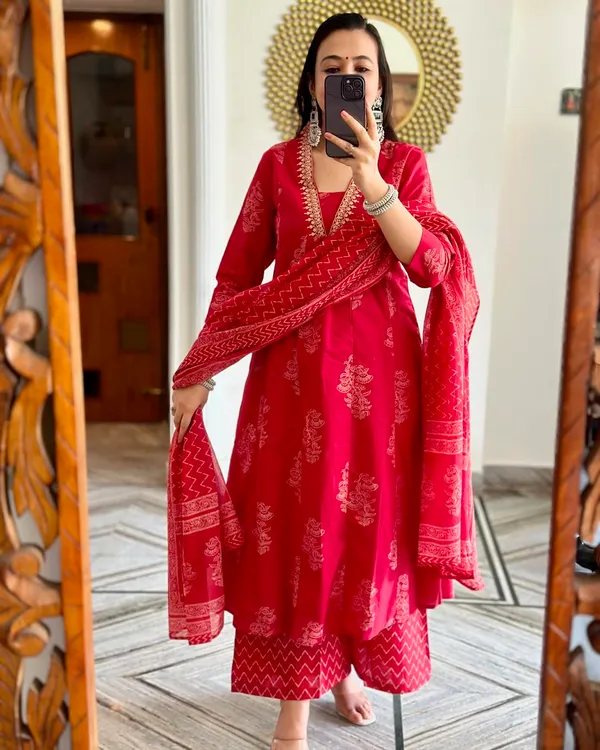 Red_Cotton_printed_Kurta_Pant_with_Dupatta_for_women