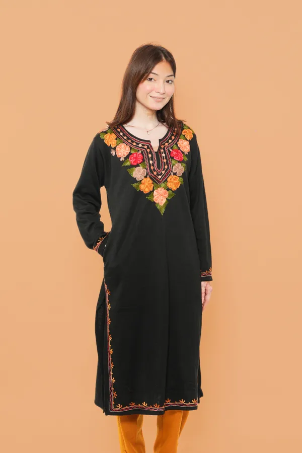 MHIZHA_Woolen_Knitted_Kurta_with_Kashmiri_Embroidery_&_Pockets_(Only_Kurta)