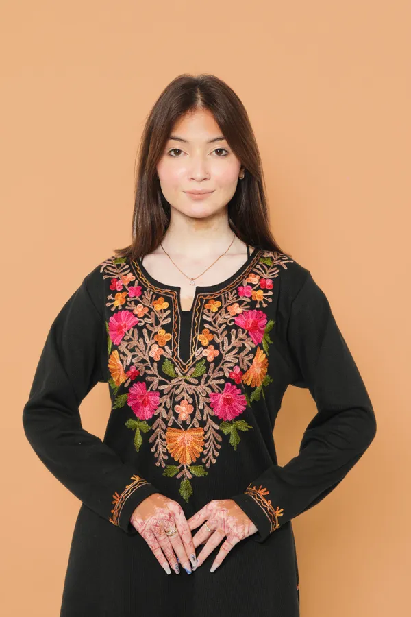 MHIZHA_Woolen_Knitted_Kurta_with_Kashmiri_Embroidery_&_Pockets_(Only_Kurta)
