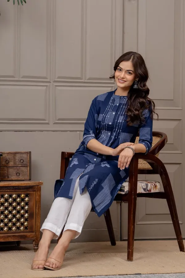 MHIZHA_Pure_Cotton_Kurti_with_Handwork_–_Elegant_Office_&_Casual_Wear