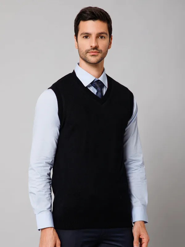 Reversible_Knitted_Woolen_Sleeveless_Pullover_–_Dual-Color