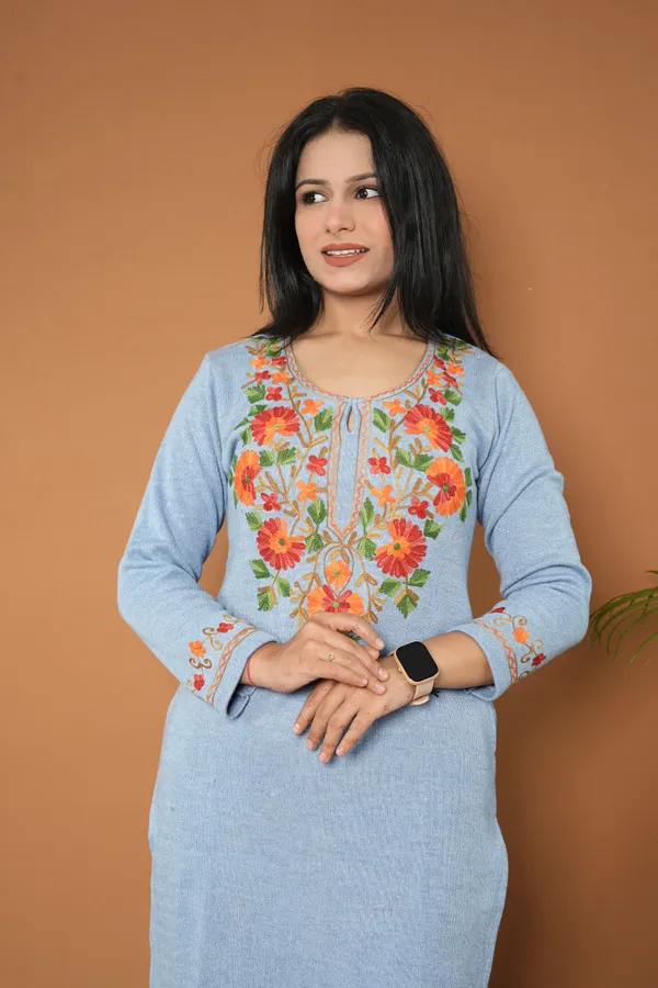 MHIZHA_Knitted_Woolen_Kurta_with_Pants_-Kashmiri_Embroidery_&_Pockets