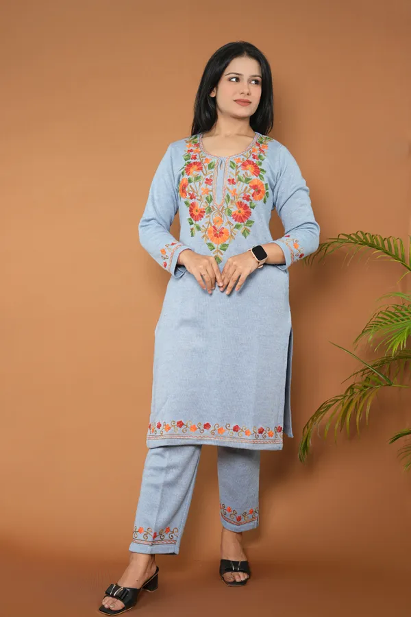 MHIZHA_Knitted_Woolen_Kurta_with_Pants_-Kashmiri_Embroidery_&_Pockets