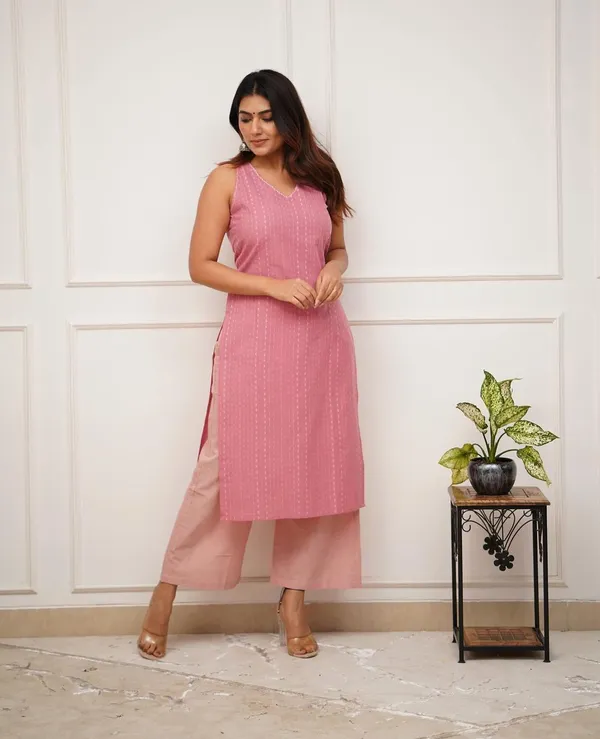 Peach_Cotton_Regular_Fit_Solid_Kurta_Pant_Set_For_Women