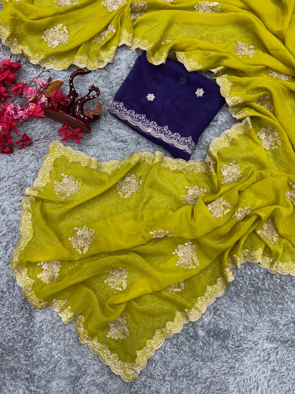 Perot_Crush_Silk_Floral_Embroidered_Saree