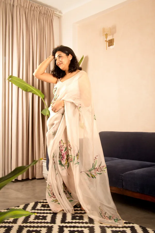 Beige_Organza_Motiwork_Embroidered_Saree