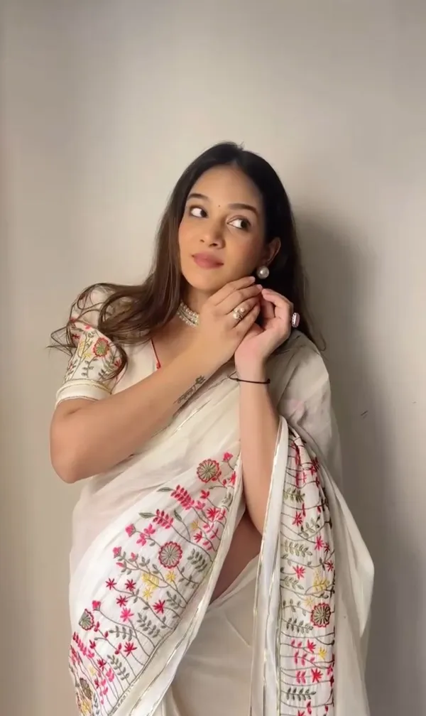 White_Lilen_Silk_Embroidered_Designer_Saree