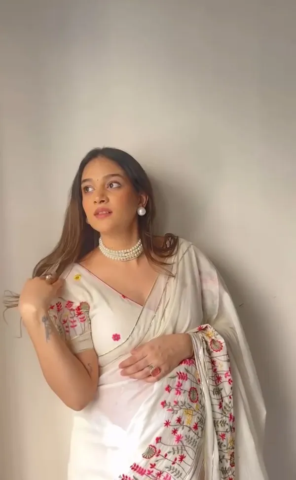 White_Lilen_Silk_Embroidered_Designer_Saree