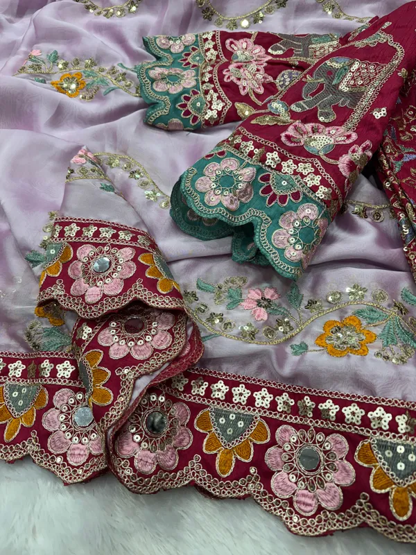 Light-Pech_Traditional_Embroidered_Saree