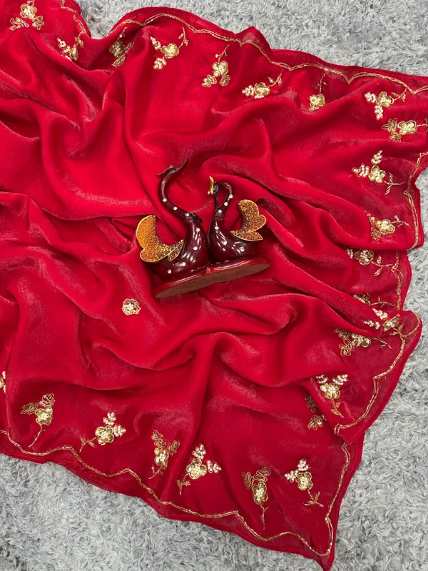 Red_Shaded_Mul_Silk_Handwork_Designer_Saree