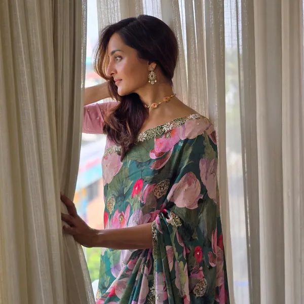 Green_Katdana_and_Beads_Hand-Embroidered_Saree