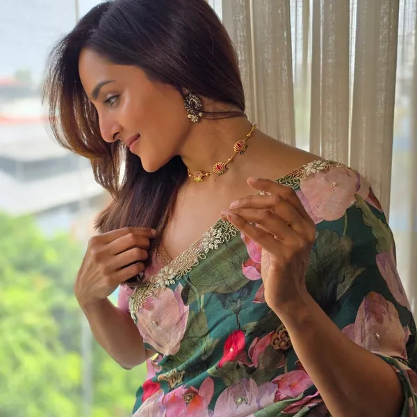 Green_Katdana_and_Beads_Hand-Embroidered_Saree