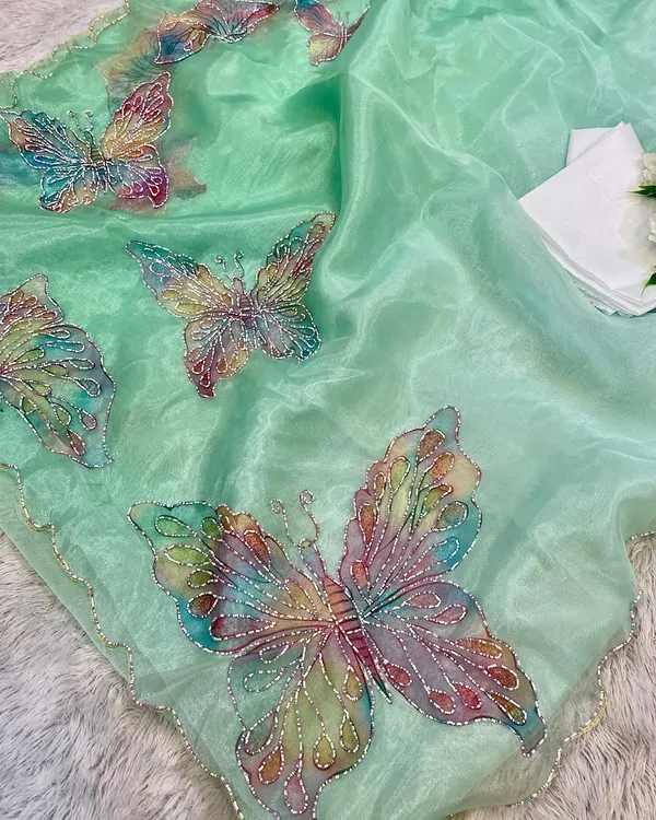 Green_Shaded_Butterfly_Handwork_Organza_Saree