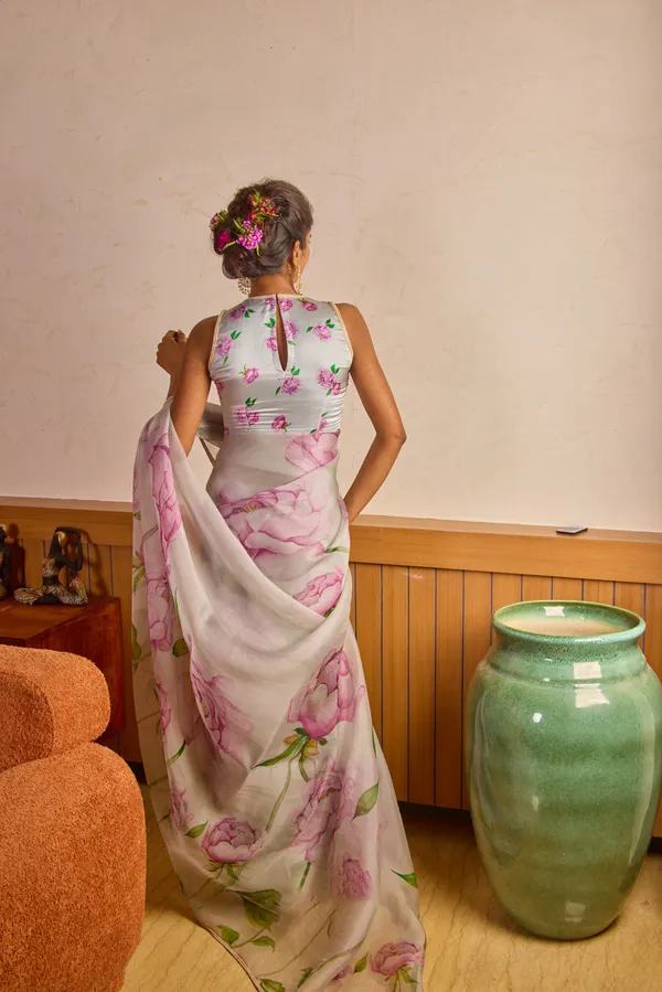 Grey_Organza_Motiwork_Embroidered_Saree