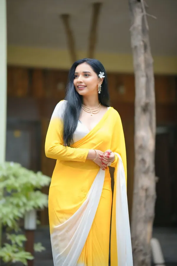 Ready_To_Wear_Yellow_and_White_Trendy_1-Minute_Georgettee_Saree