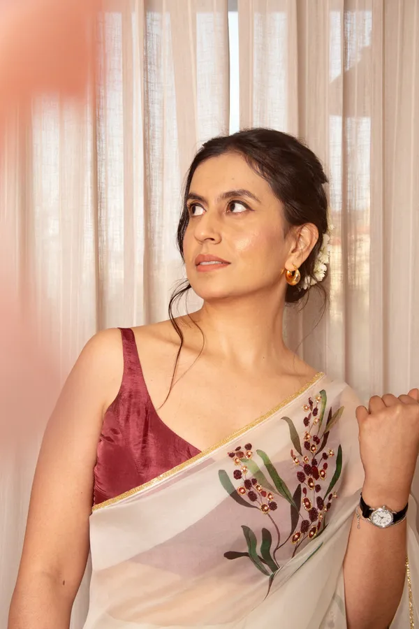 Off-White_Organza_Motiwork_Embroidered_Saree