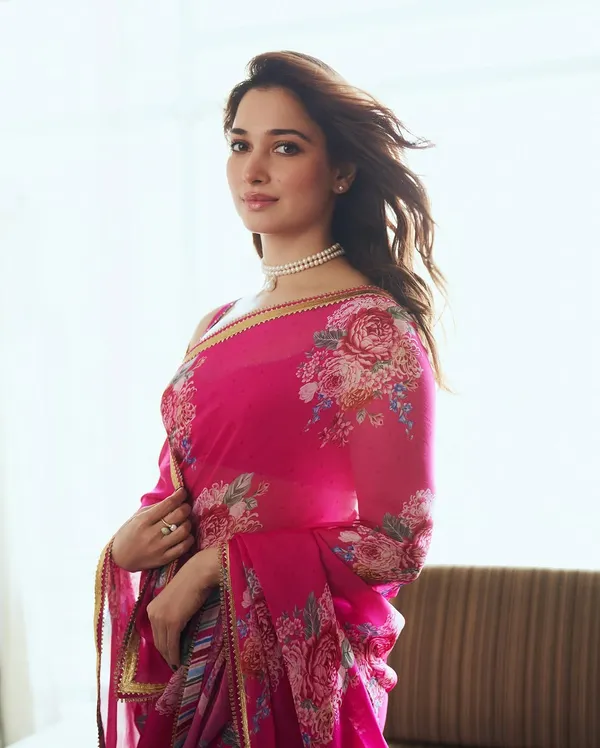 Pink_Smooth_Georgette_Silk_Floral_Printed_Saree