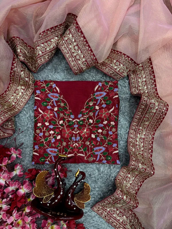 Gold_dual-tone_Crush_Silk_Embroidered_Saree