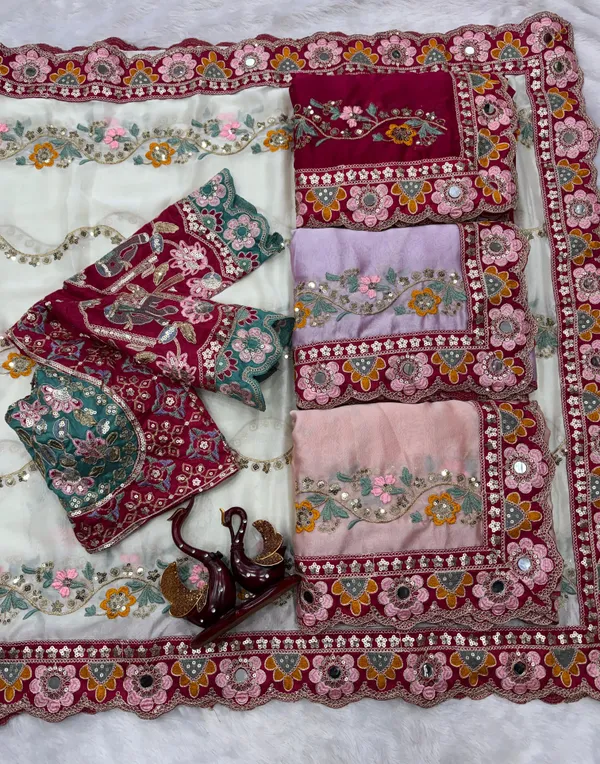Off-White_Traditional_Embroidered_Saree