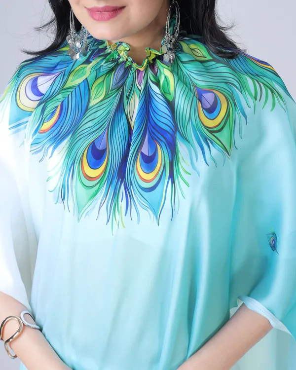 Teal_Trendy_Free-Hand_Peacock_Feather_Print_Saree