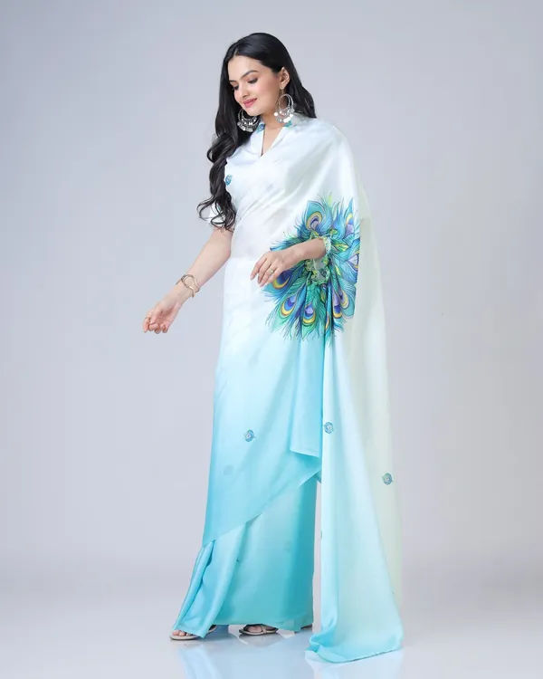 Teal_Trendy_Free-Hand_Peacock_Feather_Print_Saree