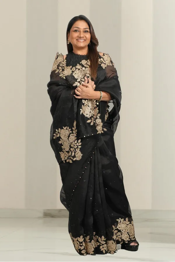 Black_Floral_Embroidered_Designer_Saree
