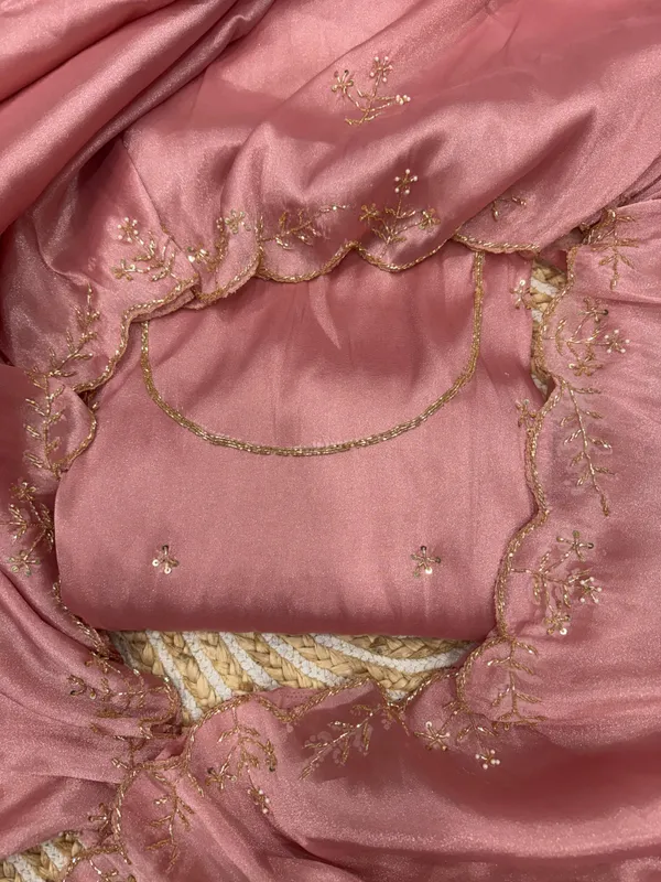 Pink_Shaded_Copper_Silk_Handwork_Saree