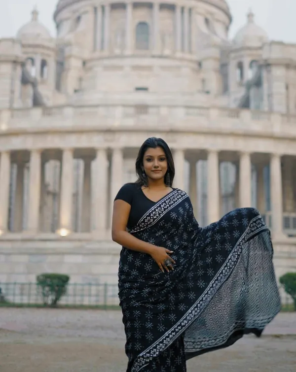 Black_Mulmul_Cotton_Block_Print_Saree